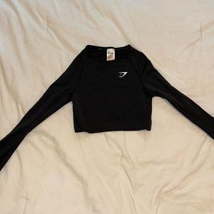 Black fitted gym shark top